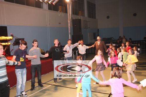 Εκδήλωση των Αλβανών μεταναστών στην Καλαμπάκα