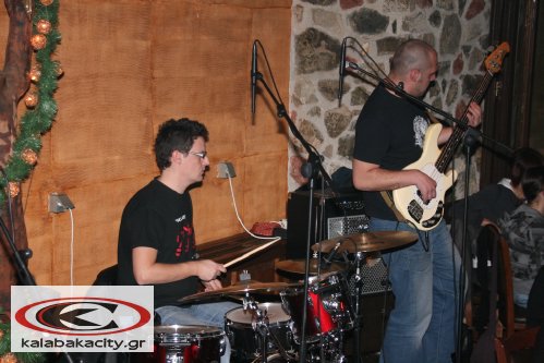 Στο "Αέρινο" εμφανίστηκαν ο Νίκος Ντονούσης και οι Backbone