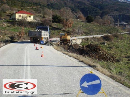 Καθίζηση στο δρόμο στο ύψος της Τρυγώνας
