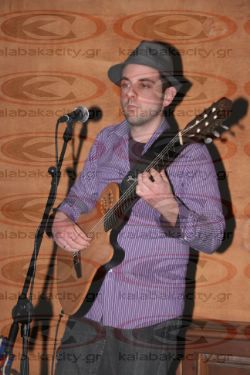 Στο ΑΕΡΙΝΟ τα Σύννεφα με Παντελόνια και ο Μιχάλης Νικολούδης