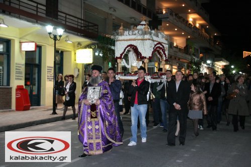 Μ. Παρασκευή στην Καλαμπάκα - Περιοφορά Επιταφείων