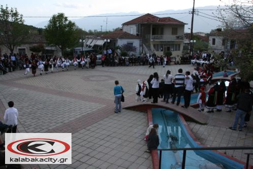 Εξωραϊστικός και Πολιτιαστικός Σύλλογος Θεόπετρας - Εκδήλωση στην πλατεία του χωριού