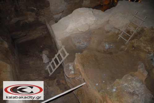 Αυγουστιάτικη πανσέληνος στο Σπήλαιο της Θεόπετρας