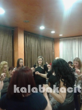 gynaikes xrysomhlia received 1037665762961542