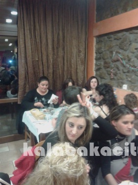 gynaikes xrysomhlia received 1037666656294786