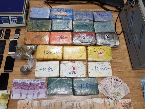 ast ypothesi kokain 3