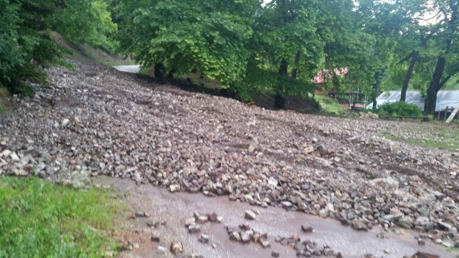 e4705b96790875afecc488526ab57139d9834f563cd5cf886b4737788-V