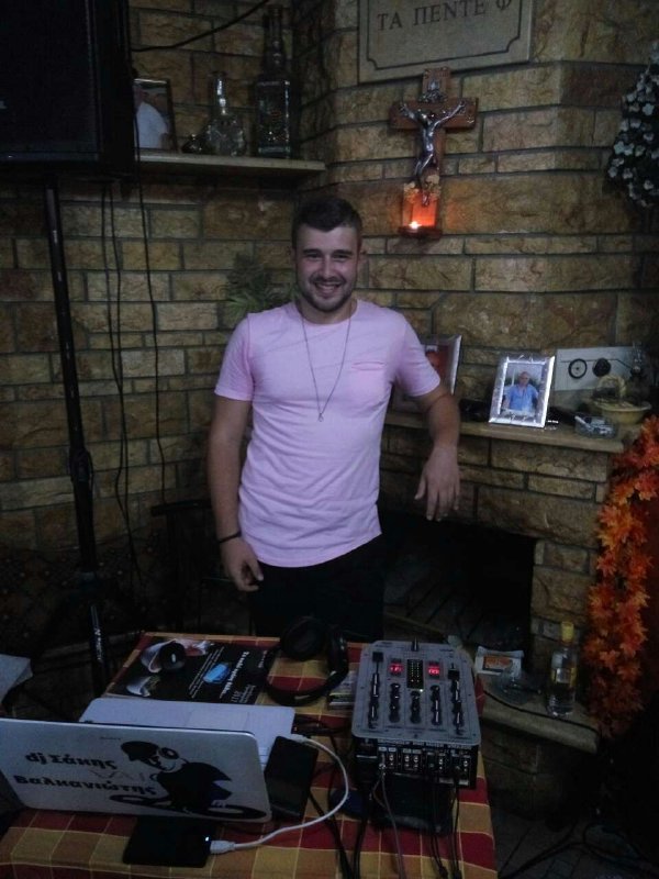 5 f image-0-02-05-a4a6ea6a7976e1d266ad3c6c3ebfc7e80f4d29387bbf3362d4963d95d3048680-V